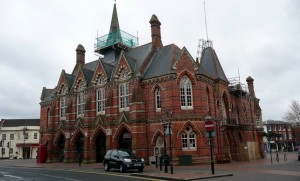 The 'new' Town Hall dominates the centre of Wokingham. (Photo by Reading Tom on Flickr).